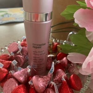 🩷Mary Kay Gift Set & FREE 1 package Disposable Facial Cloths with Complete Set